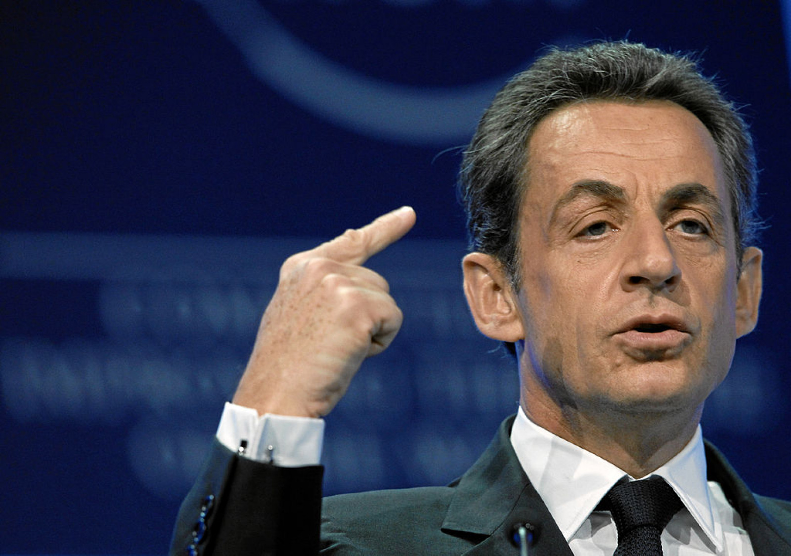 Sarkozy på ställs inför rätta för korruption